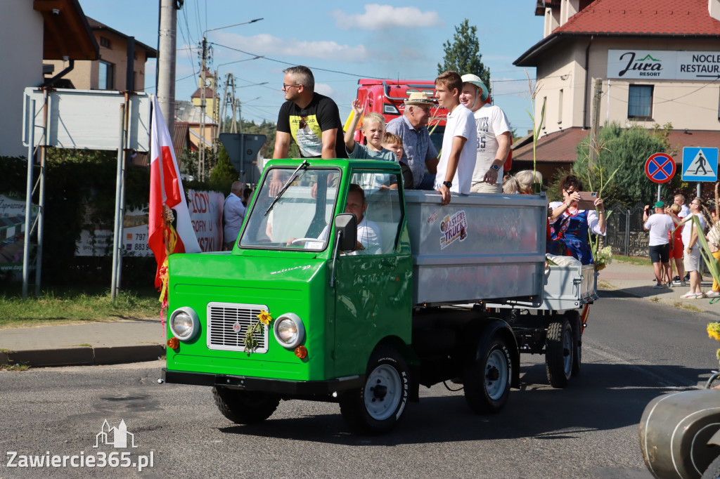Fotorelacja: Korowód dożynkowy i Parada Ciągników w Kroczycach