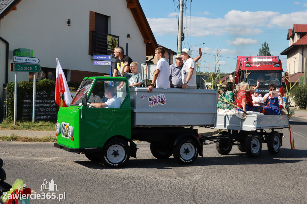 Fotorelacja: Korowód dożynkowy i Parada Ciągników w Kroczycach