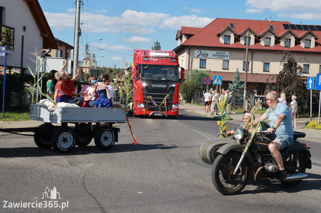 Fotorelacja: Korowód dożynkowy i Parada Ciągników w Kroczycach
