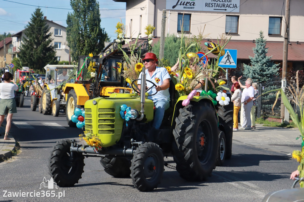 Fotorelacja: Korowód dożynkowy i Parada Ciągników w Kroczycach