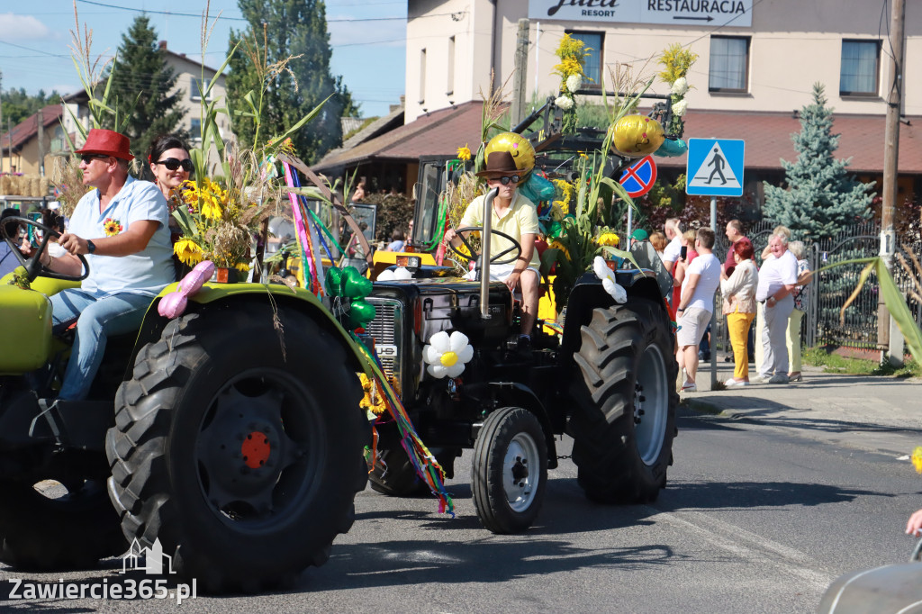 Fotorelacja: Korowód dożynkowy i Parada Ciągników w Kroczycach