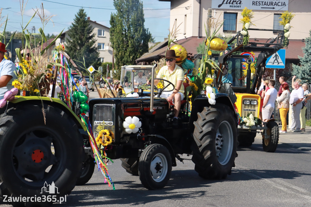 Fotorelacja: Korowód dożynkowy i Parada Ciągników w Kroczycach
