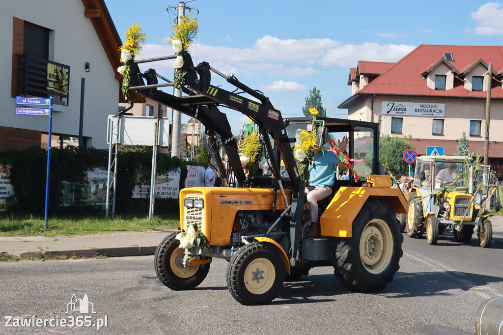 Fotorelacja: Korowód dożynkowy i Parada Ciągników w Kroczycach