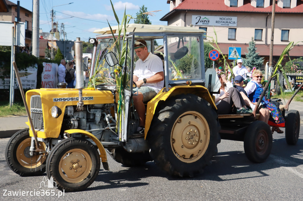Fotorelacja: Korowód dożynkowy i Parada Ciągników w Kroczycach