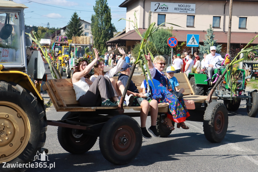 Fotorelacja: Korowód dożynkowy i Parada Ciągników w Kroczycach