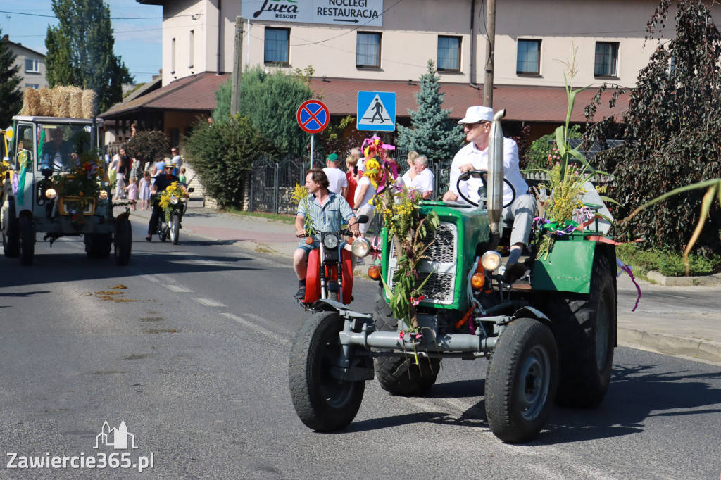 Fotorelacja: Korowód dożynkowy i Parada Ciągników w Kroczycach