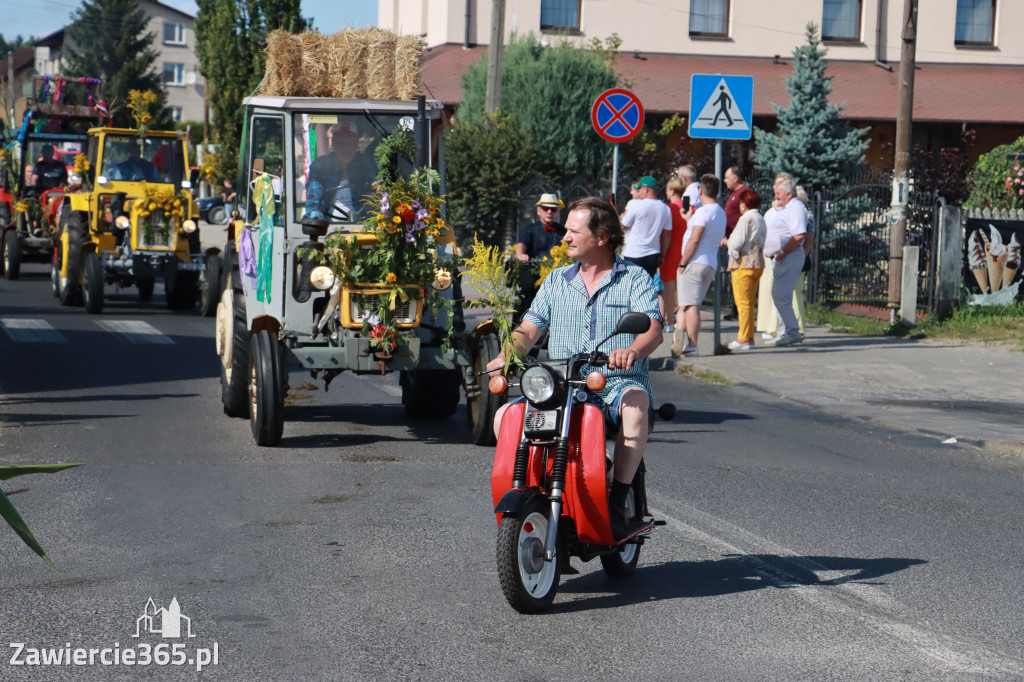 Fotorelacja: Korowód dożynkowy i Parada Ciągników w Kroczycach