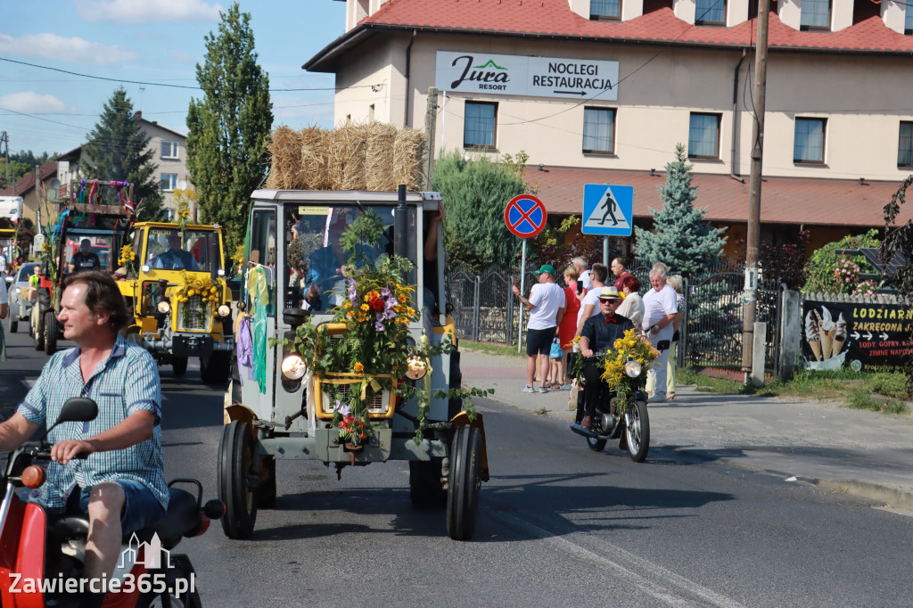 Fotorelacja: Korowód dożynkowy i Parada Ciągników w Kroczycach