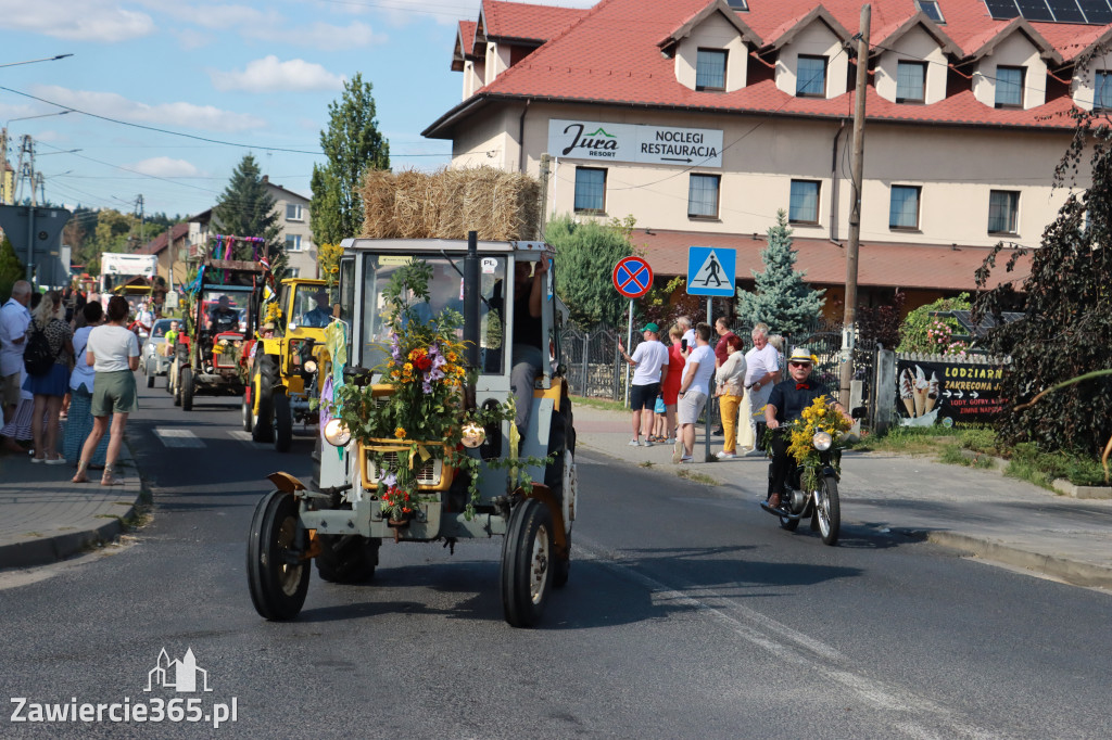 Fotorelacja: Korowód dożynkowy i Parada Ciągników w Kroczycach