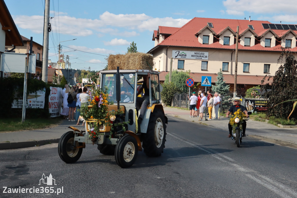 Fotorelacja: Korowód dożynkowy i Parada Ciągników w Kroczycach