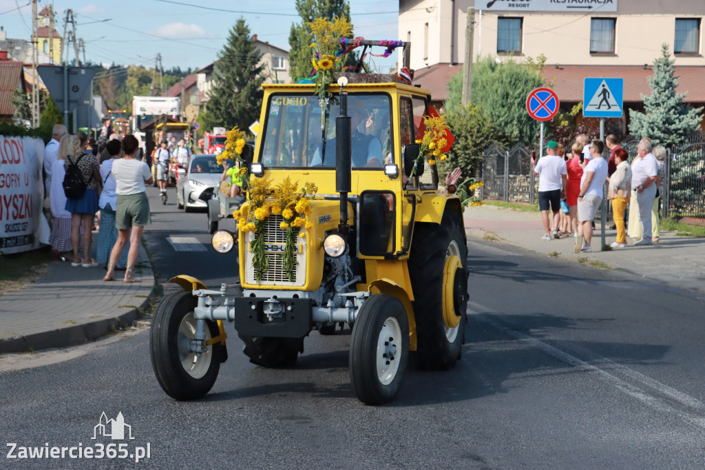 Fotorelacja: Korowód dożynkowy i Parada Ciągników w Kroczycach