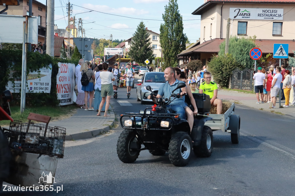 Fotorelacja: Korowód dożynkowy i Parada Ciągników w Kroczycach