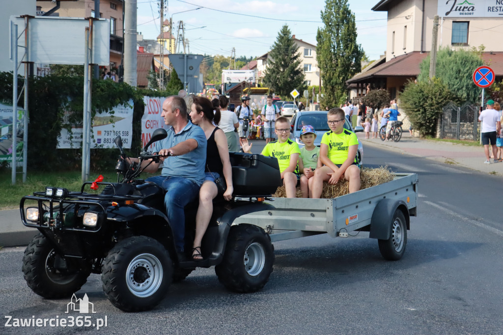 Fotorelacja: Korowód dożynkowy i Parada Ciągników w Kroczycach