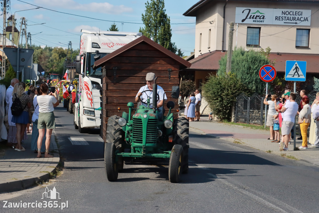 Fotorelacja: Korowód dożynkowy i Parada Ciągników w Kroczycach