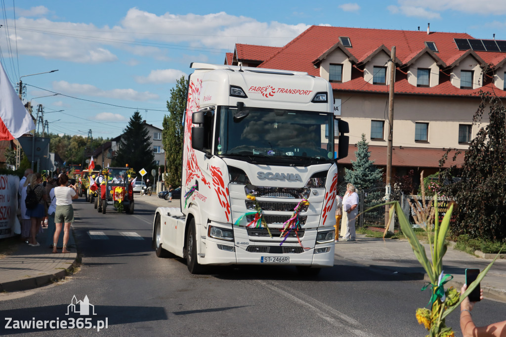 Fotorelacja: Korowód dożynkowy i Parada Ciągników w Kroczycach