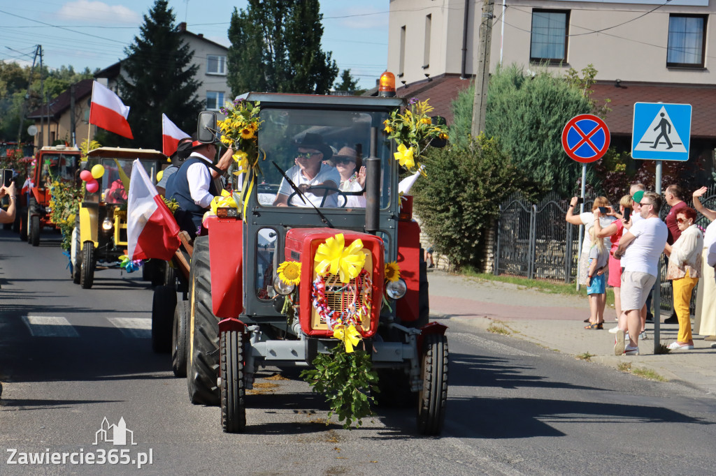 Fotorelacja: Korowód dożynkowy i Parada Ciągników w Kroczycach