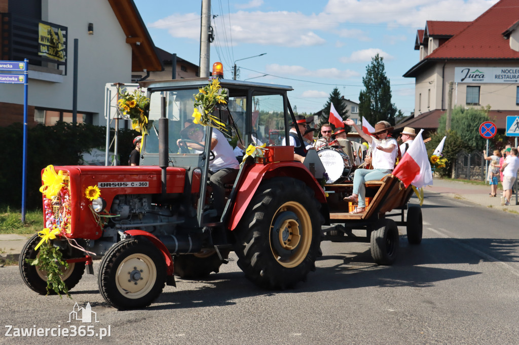 Fotorelacja: Korowód dożynkowy i Parada Ciągników w Kroczycach