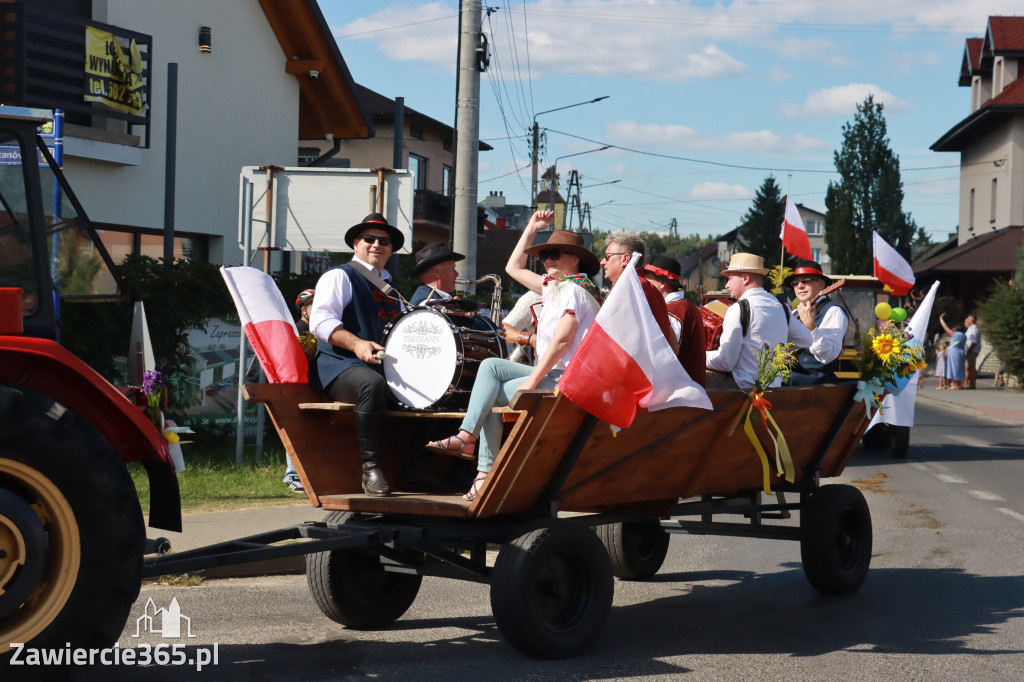Fotorelacja: Korowód dożynkowy i Parada Ciągników w Kroczycach