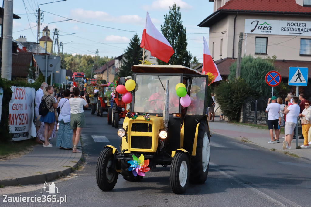 Fotorelacja: Korowód dożynkowy i Parada Ciągników w Kroczycach