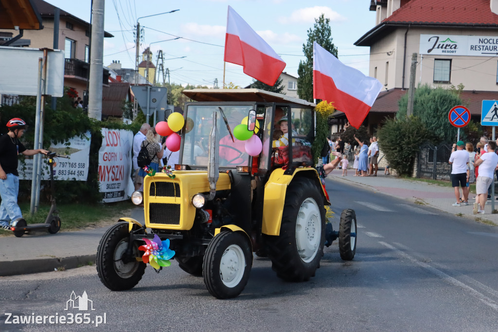 Fotorelacja: Korowód dożynkowy i Parada Ciągników w Kroczycach