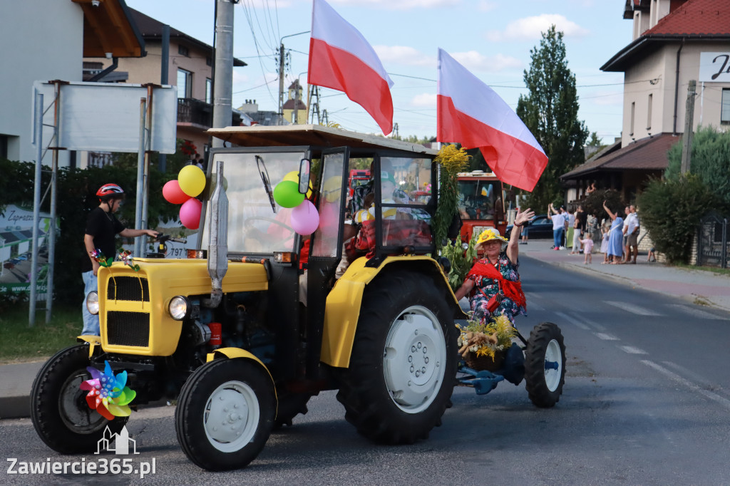 Fotorelacja: Korowód dożynkowy i Parada Ciągników w Kroczycach