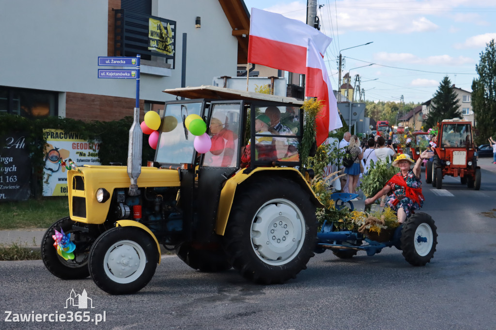 Fotorelacja: Korowód dożynkowy i Parada Ciągników w Kroczycach