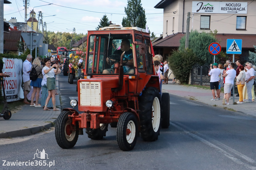 Fotorelacja: Korowód dożynkowy i Parada Ciągników w Kroczycach