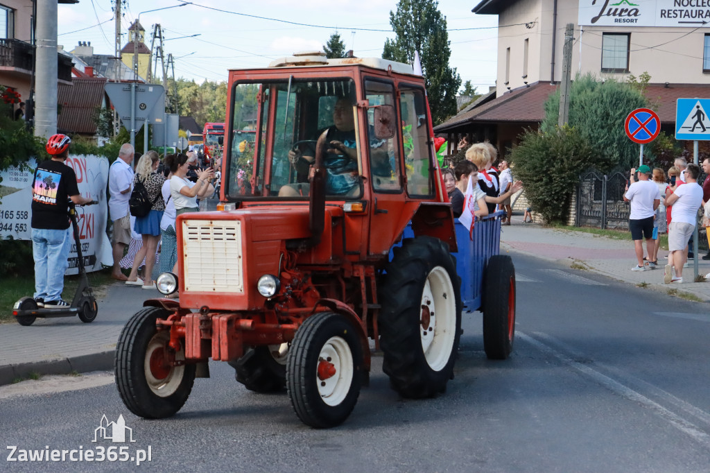 Fotorelacja: Korowód dożynkowy i Parada Ciągników w Kroczycach