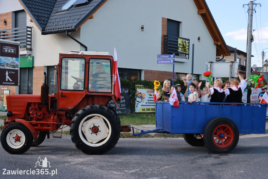 Fotorelacja: Korowód dożynkowy i Parada Ciągników w Kroczycach