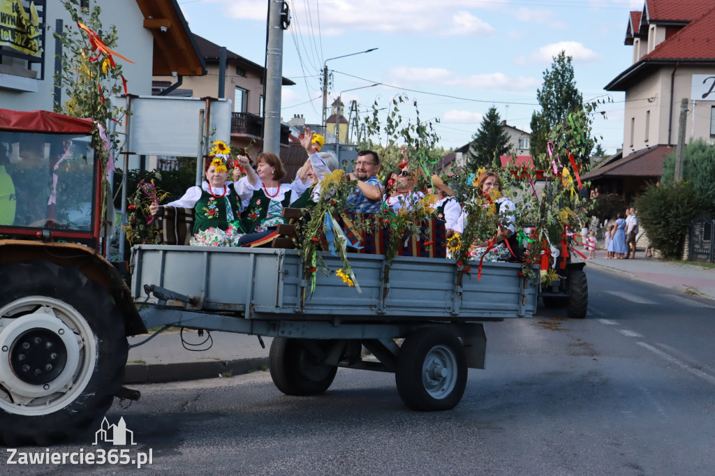Fotorelacja: Korowód dożynkowy i Parada Ciągników w Kroczycach