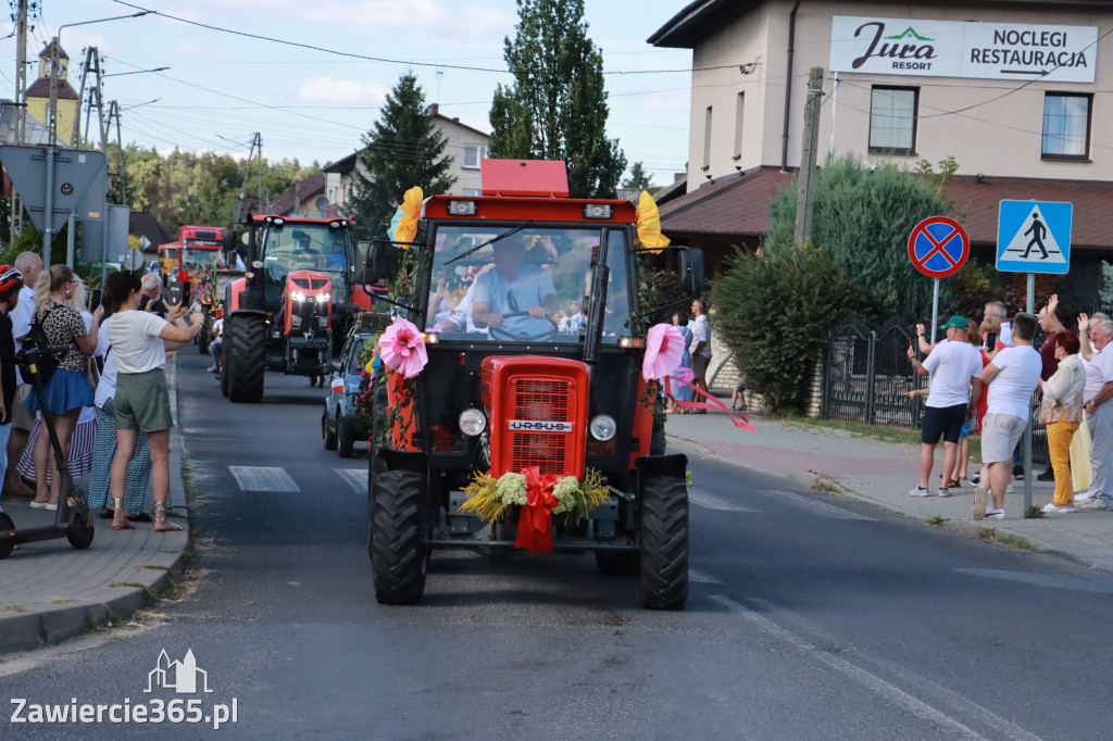Fotorelacja: Korowód dożynkowy i Parada Ciągników w Kroczycach