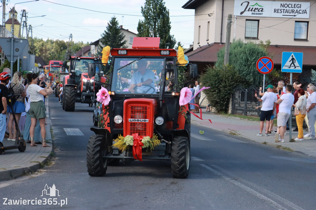 Fotorelacja: Korowód dożynkowy i Parada Ciągników w Kroczycach