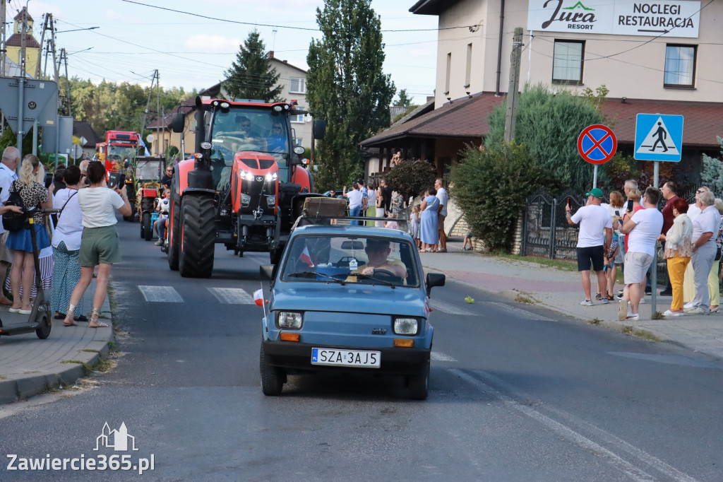 Fotorelacja: Korowód dożynkowy i Parada Ciągników w Kroczycach