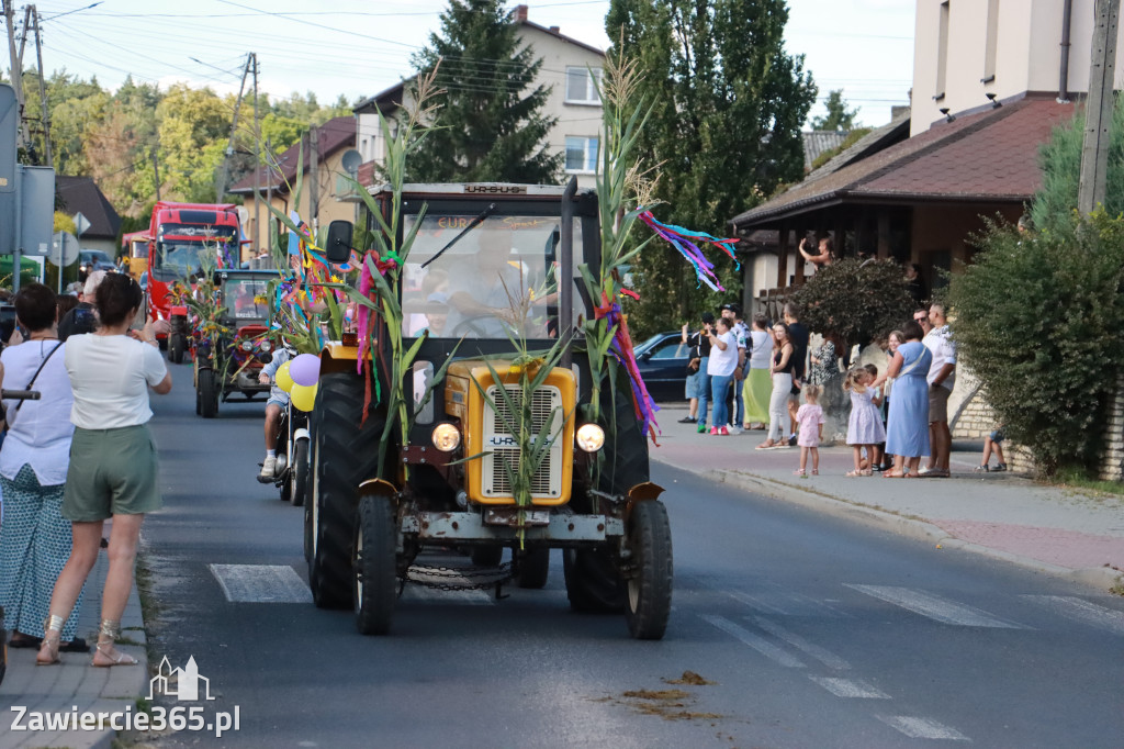Fotorelacja: Korowód dożynkowy i Parada Ciągników w Kroczycach