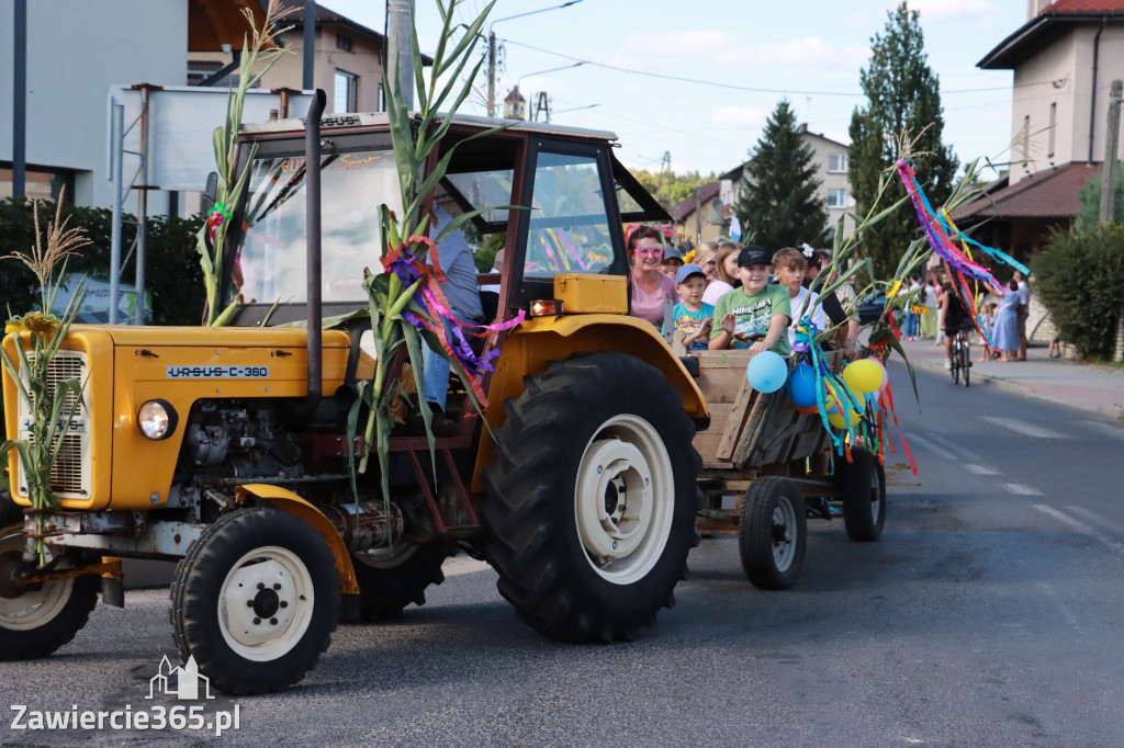 Fotorelacja: Korowód dożynkowy i Parada Ciągników w Kroczycach