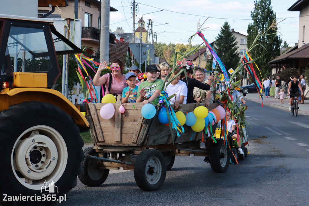 Fotorelacja: Korowód dożynkowy i Parada Ciągników w Kroczycach