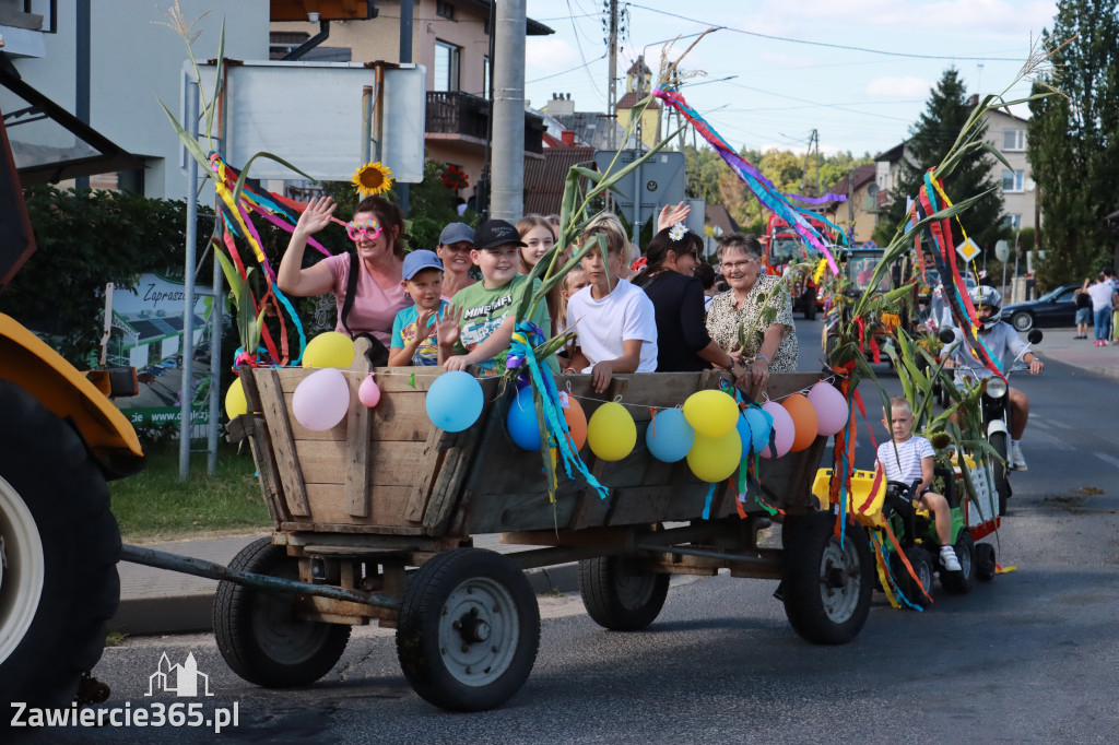 Fotorelacja: Korowód dożynkowy i Parada Ciągników w Kroczycach