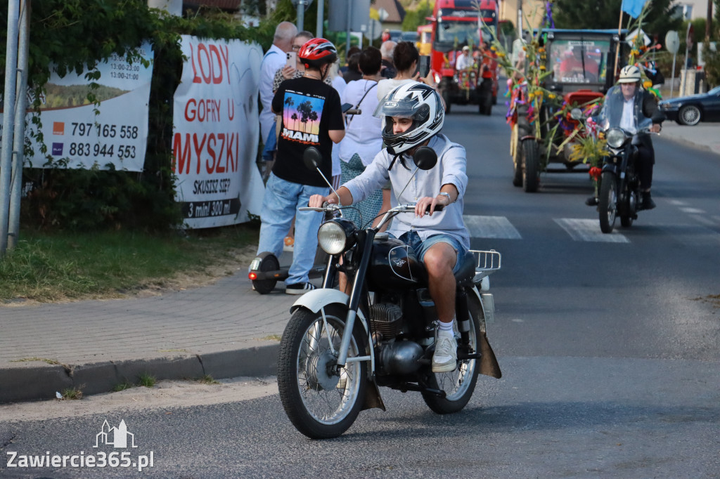 Fotorelacja: Korowód dożynkowy i Parada Ciągników w Kroczycach