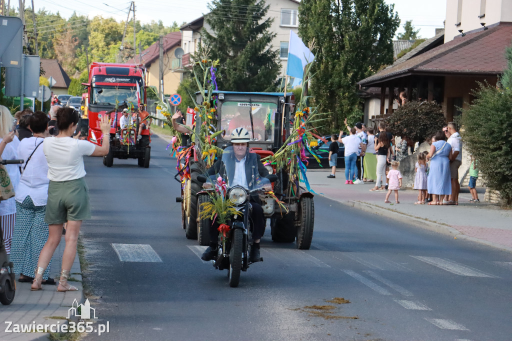 Fotorelacja: Korowód dożynkowy i Parada Ciągników w Kroczycach