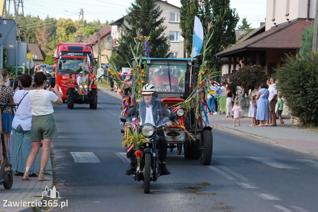 Fotorelacja: Korowód dożynkowy i Parada Ciągników w Kroczycach