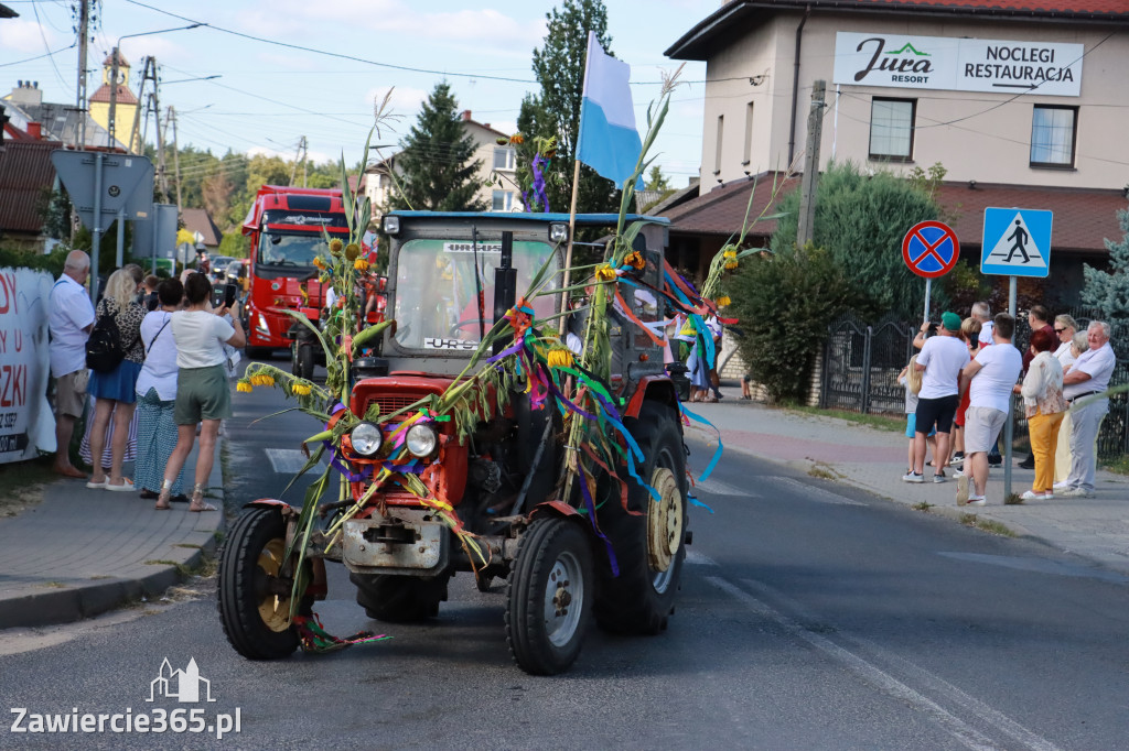 Fotorelacja: Korowód dożynkowy i Parada Ciągników w Kroczycach