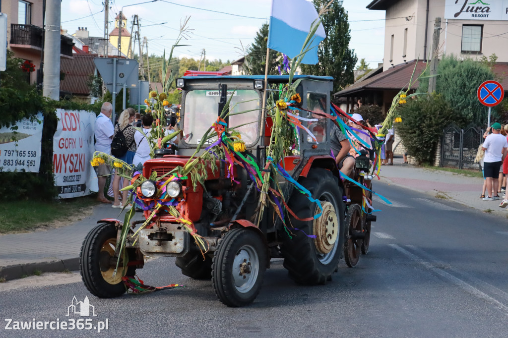 Fotorelacja: Korowód dożynkowy i Parada Ciągników w Kroczycach