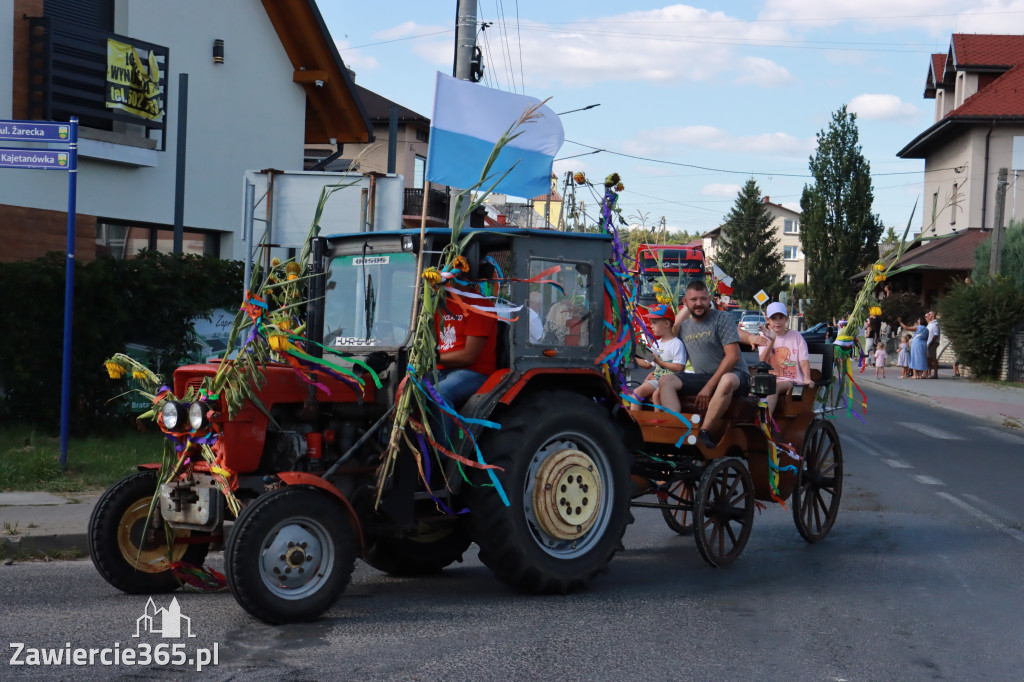 Fotorelacja: Korowód dożynkowy i Parada Ciągników w Kroczycach