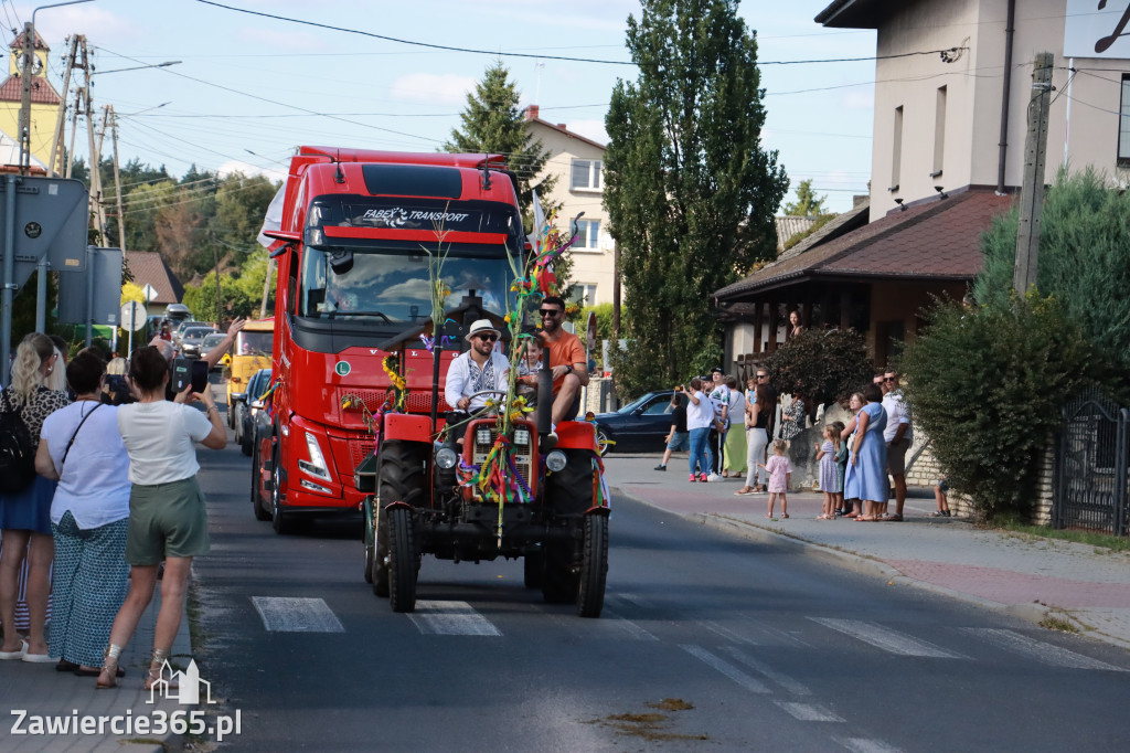 Fotorelacja: Korowód dożynkowy i Parada Ciągników w Kroczycach