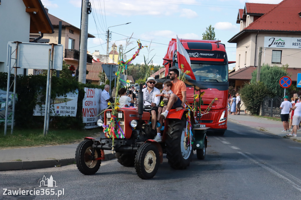 Fotorelacja: Korowód dożynkowy i Parada Ciągników w Kroczycach