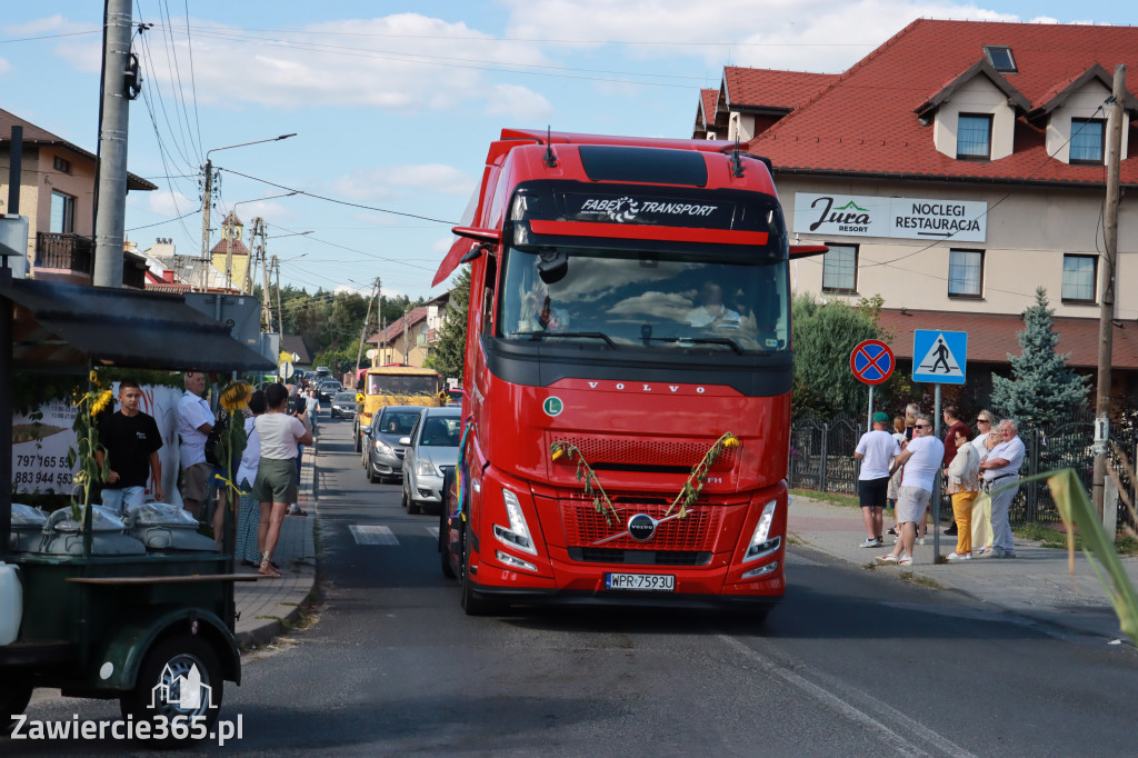 Fotorelacja: Korowód dożynkowy i Parada Ciągników w Kroczycach