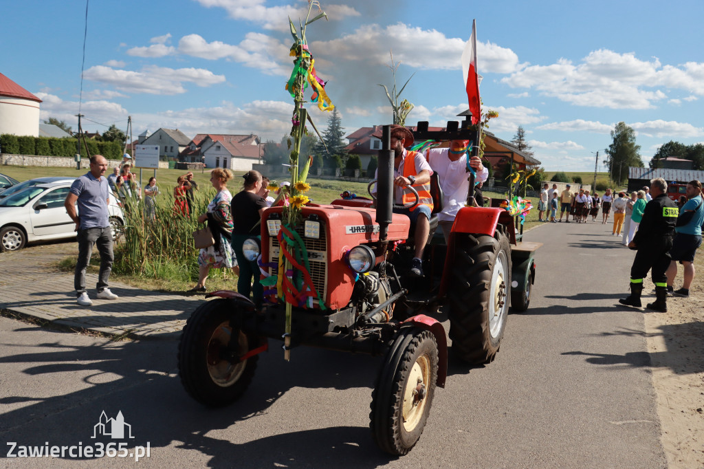 Fotorelacja: Korowód dożynkowy i Parada Ciągników w Kroczycach