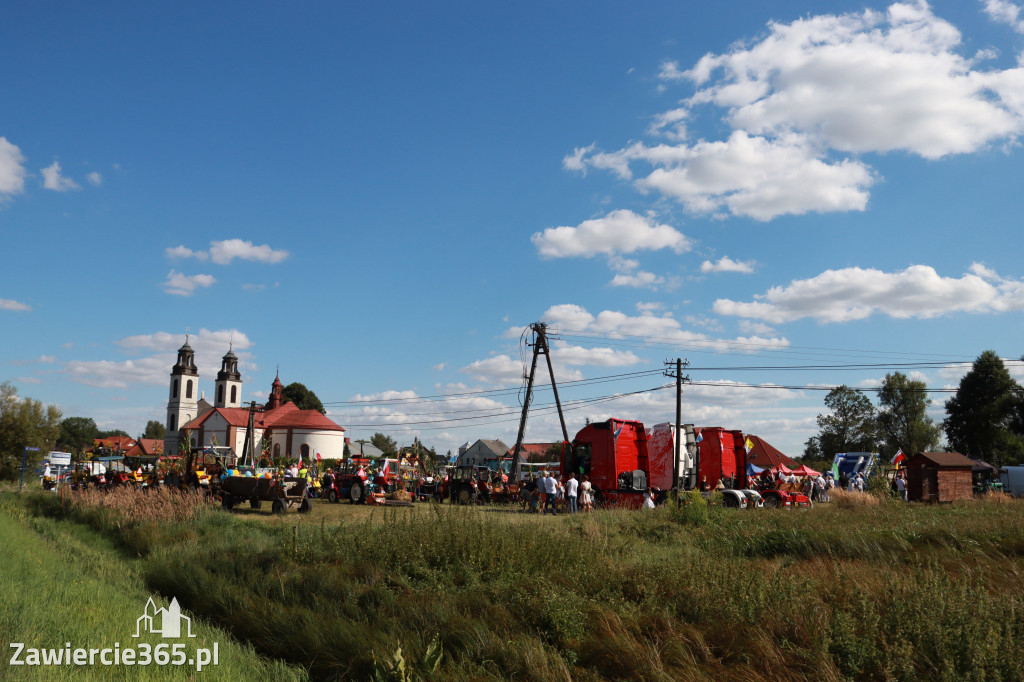 Fotorelacja: Korowód dożynkowy i Parada Ciągników w Kroczycach