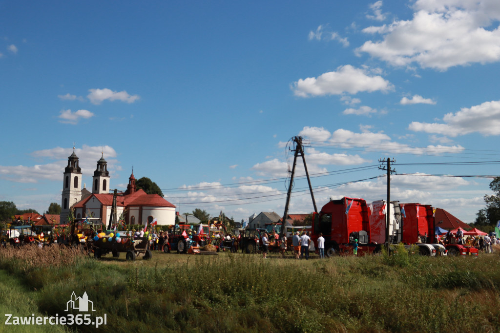 Fotorelacja: Korowód dożynkowy i Parada Ciągników w Kroczycach