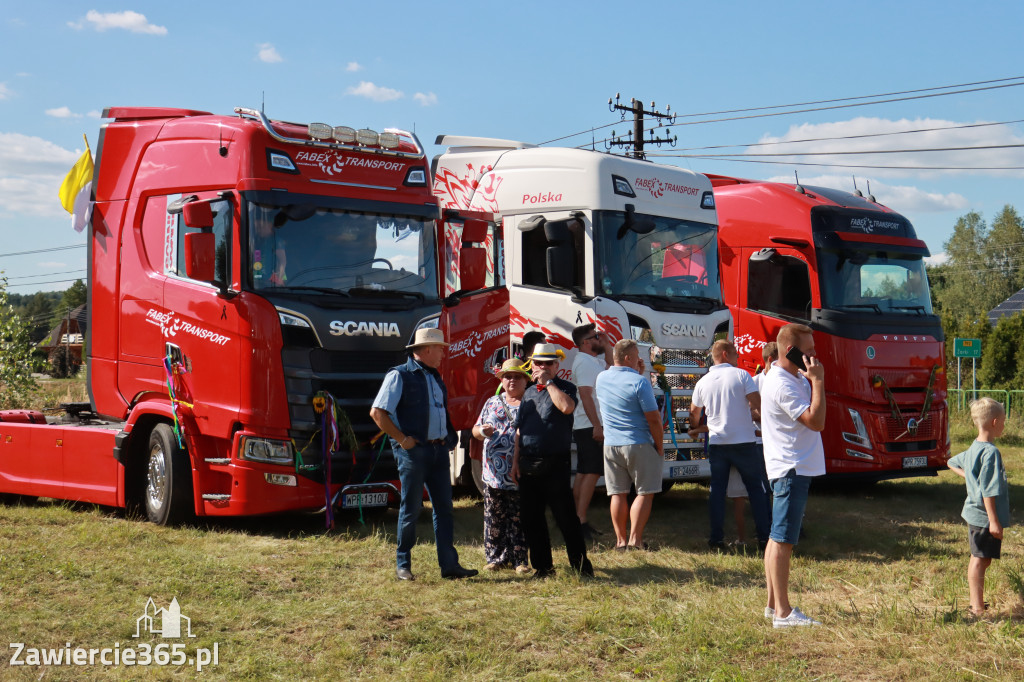 Fotorelacja: Korowód dożynkowy i Parada Ciągników w Kroczycach
